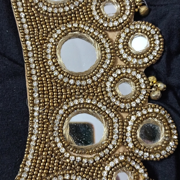 Beautiful Neck Patch - Picture 5 of 7